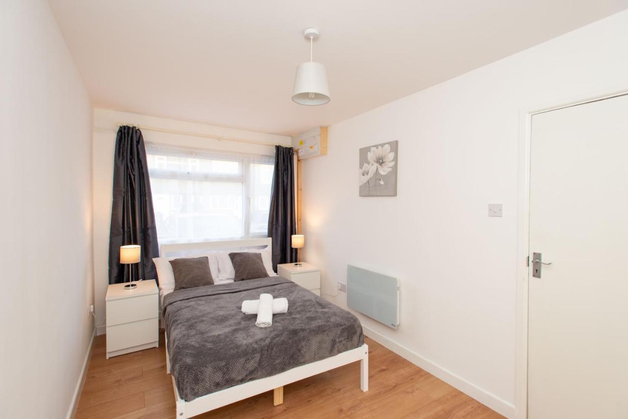 Stunning Four Bedroom House Close To Excel, O2 & Central London With Free Parking 외부 사진